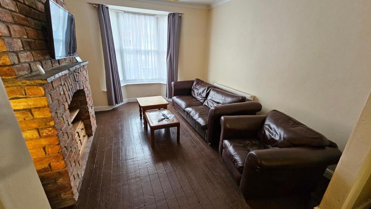 Sherwood Terrace 3 Bedroom 1 Double Bed 4 Single Beds Entire Property Contractors Welcome Boston Bagian luar foto